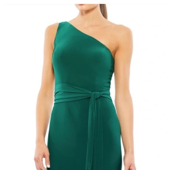 Ieena for Mac Duggal one shoulder gown size 2 - Picture 4 of 8